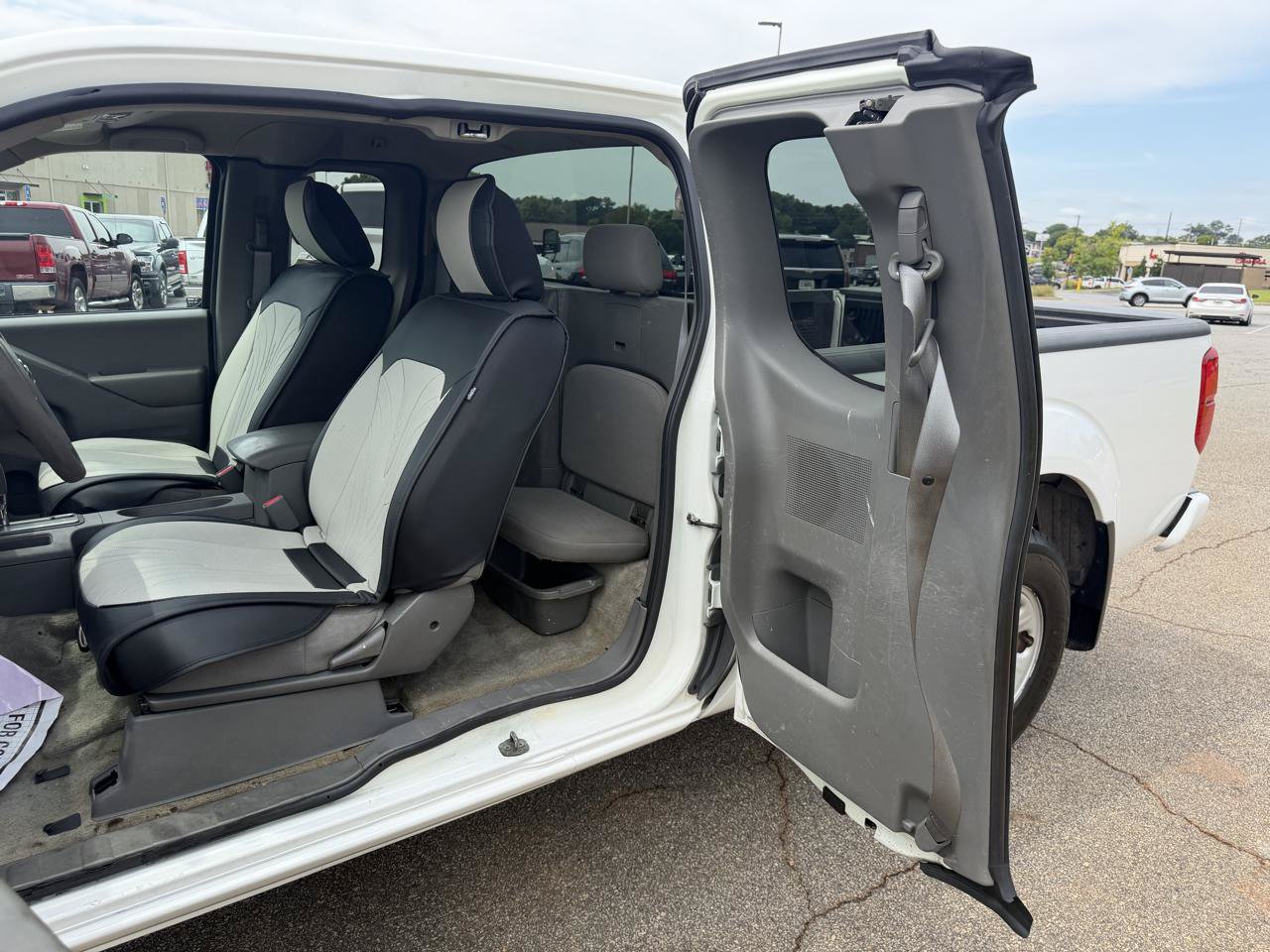 Used 2018 Nissan Frontier S RWD image 12