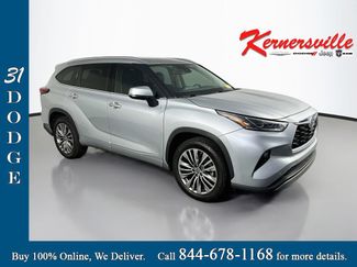 Used 2022 Toyota Highlander Platinum FWD video 1