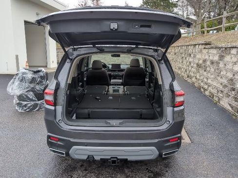 Used 2025 Honda Pilot Elite image 32