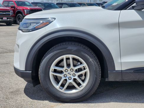 New 2026 Ford Explorer Active w/ Active Comfort Package RWD image 7