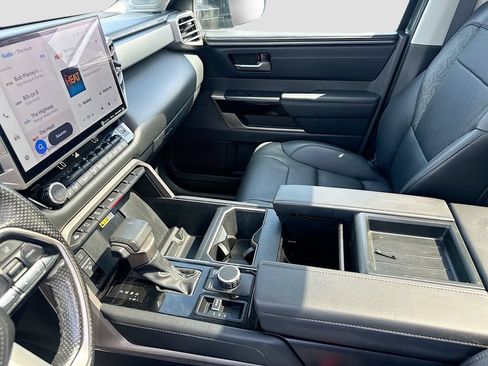 Used 2024 Toyota Tundra Limited AWD/4WD image 26