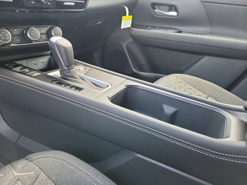 Used 2025 Nissan Kicks SV w/ Charging Package image 29