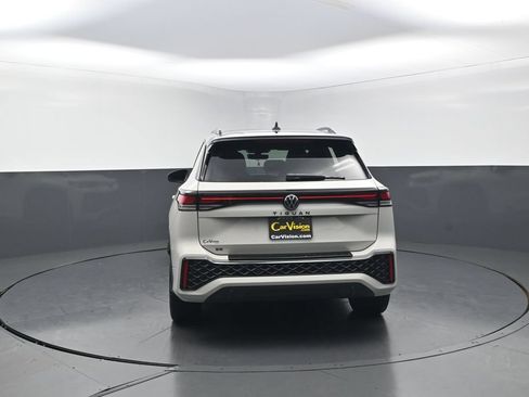 Used 2025 Volkswagen Tiguan SE R-Line FWD image 37