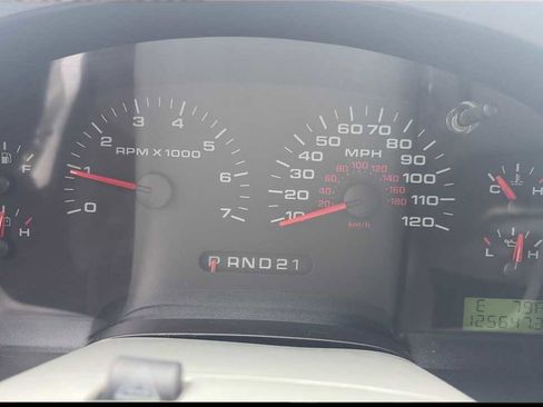 Used 2006 Ford F150 XLT image 4