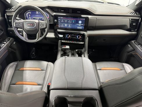 Used 2024 GMC Sierra 1500 AT4 w/ Technology Package AWD/4WD image 17