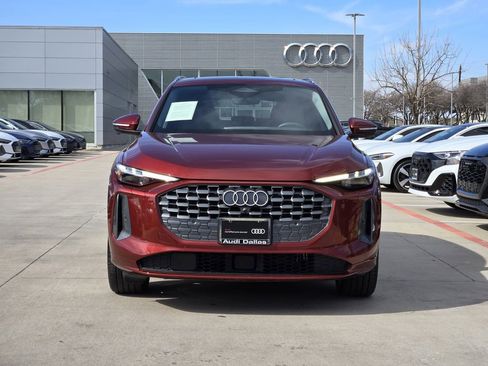 Certified 2025 Audi Q5 Prestige image 4