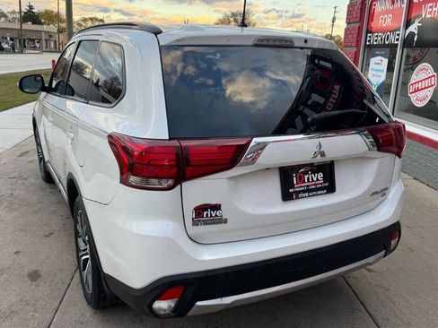 Used 2016 Mitsubishi Outlander SEL image 11