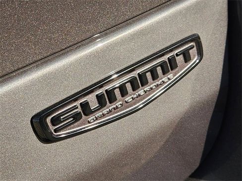 New 2025 Jeep Grand Cherokee Summit image 7