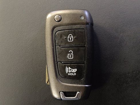 Used 2022 Hyundai Santa Fe SE FWD image 32