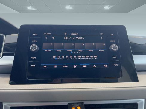 New 2026 Volkswagen Taos SE image 23