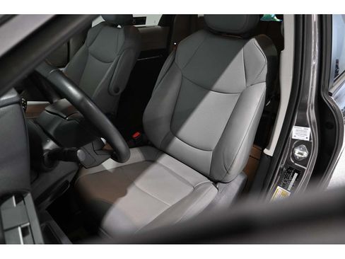 Used 2021 Toyota Sienna XLE w/ XLE Plus Package FWD image 14
