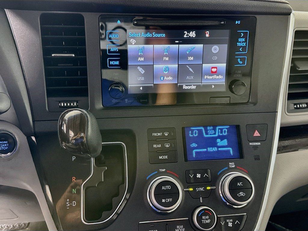 Used 2017 Toyota Sienna XLE w/ XLE Navigation Package FWD image 17