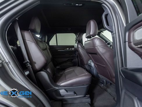 Used 2025 Ford Explorer Platinum w/ LUX Leather Package AWD/4WD image 36