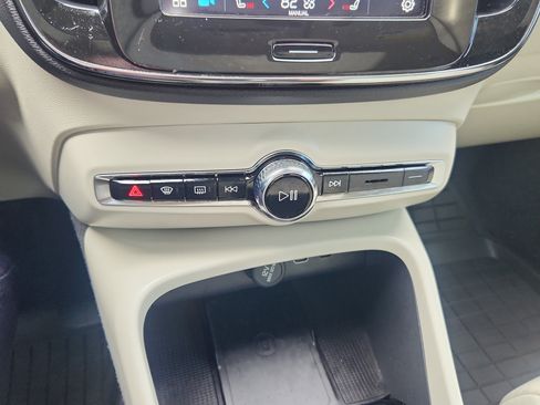 Certified 2023 Volvo XC40 B5 Plus w/ Driver Assist Package image 20