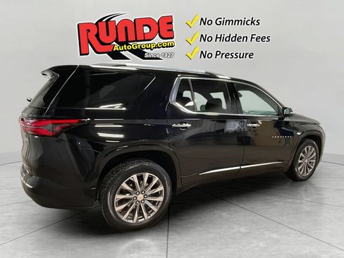 Used 2023 Chevrolet Traverse Premier AWD/4WD image 5