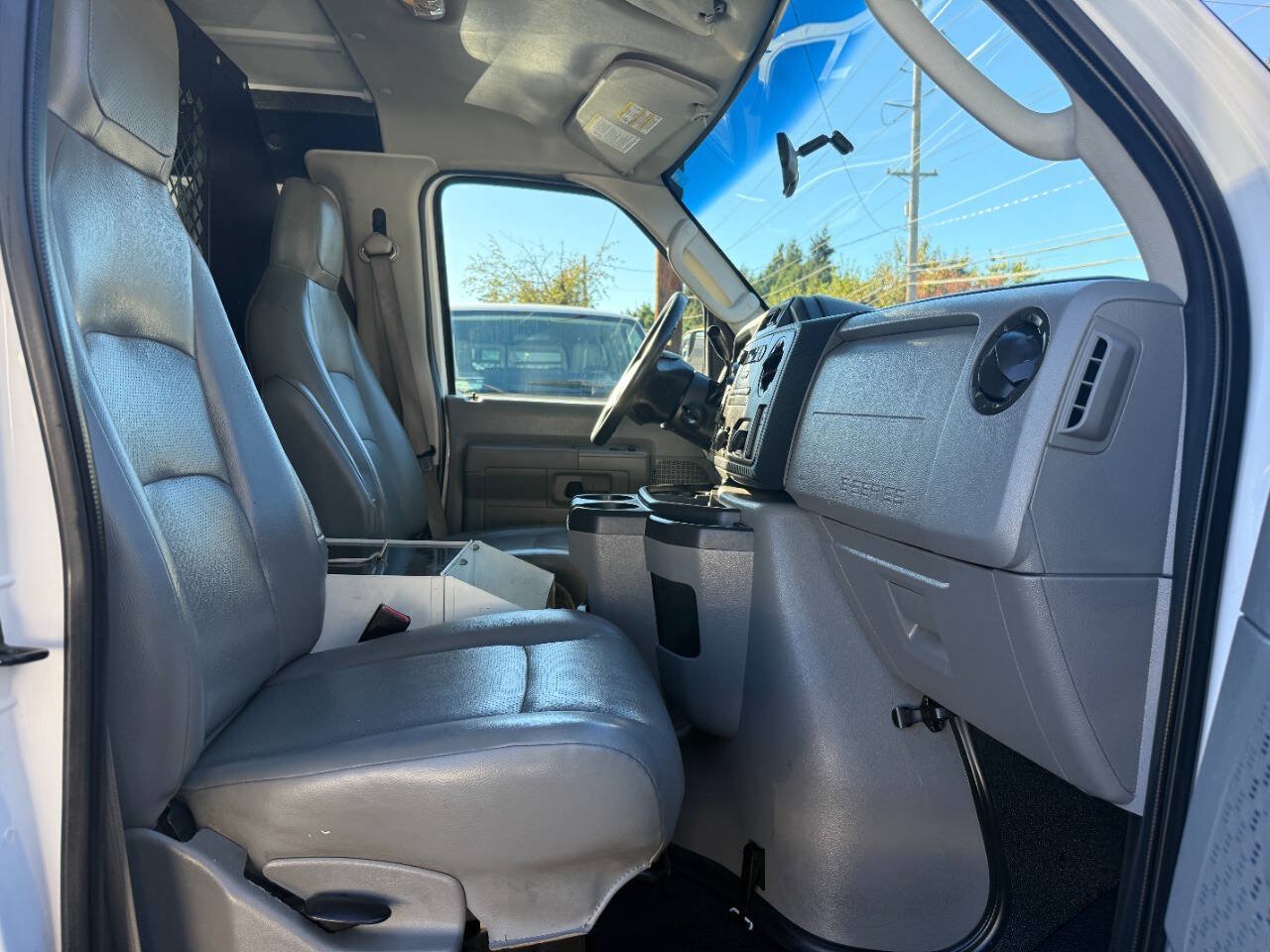 Used 2014 Ford E-350 and Econoline 350 Extended Super Duty w/ Power Group RWD image 20