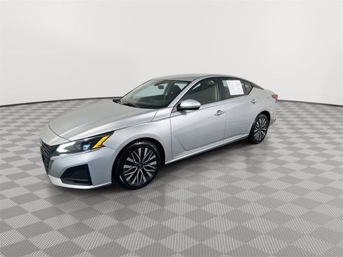 Certified 2023 Nissan Altima 2.5 SV image 4