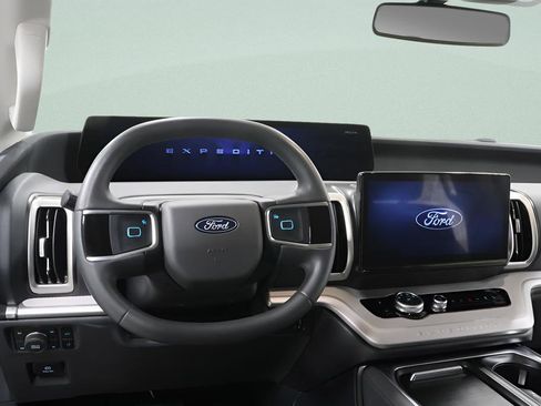 Used 2025 Ford Expedition Max Active image 9