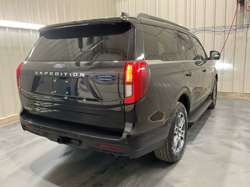 Used 2025 Ford Expedition Active image 25
