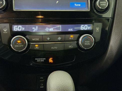 Used 2016 Nissan Rogue SV w/ SV Premium Package FWD image 22