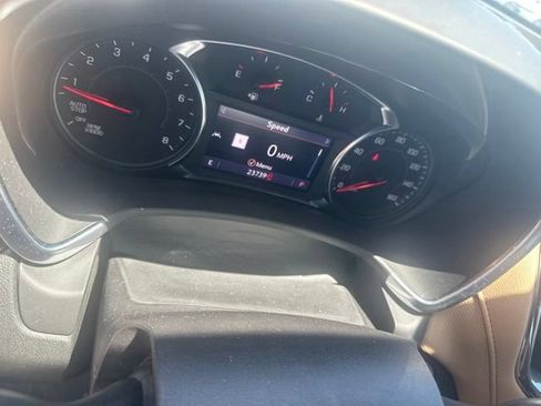 Used 2022 Chevrolet Equinox Premier AWD/4WD image 6