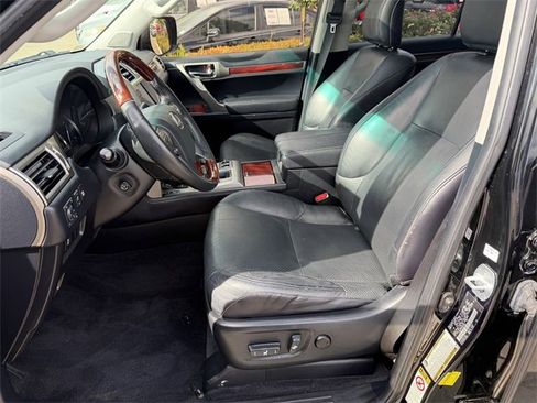 Used 2013 Lexus GX 460 image 24