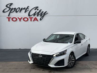 Used 2025 Nissan Altima 2.5 SV