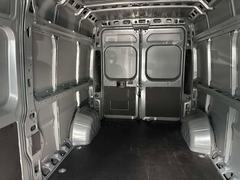 Used 2025 RAM ProMaster 2500 w/ Quick Order Package 22H SLT+ FWD image 23