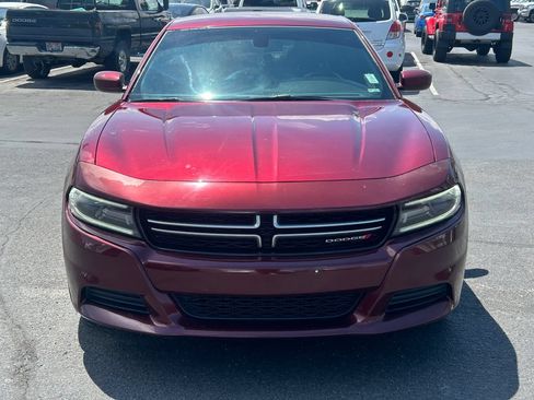 Used 2017 Dodge Charger SE RWD image 9