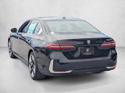 New 2026 BMW 530i RWD image 8