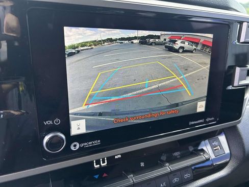 Used 2023 Toyota Tundra SR5 w/ SR5 Convenience Package AWD/4WD image 27