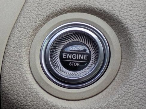 Used 2019 Mercedes-Benz C 300 Sedan image 28