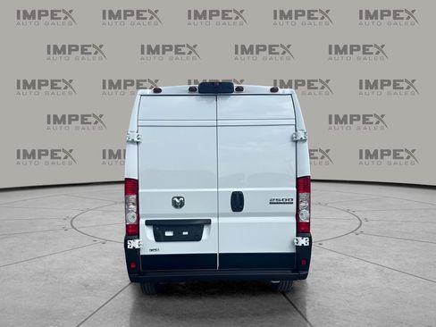 Used 2025 RAM ProMaster 2500 w/ Convenience Group FWD image 4