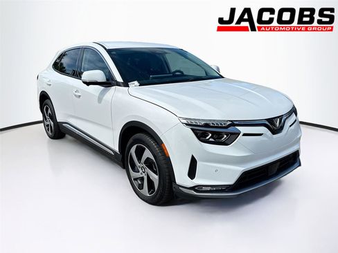 New 2025 VinFast VF 8 Eco image 1