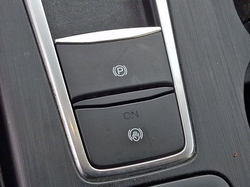 Used 2020 Ford Escape SE Sport image 23