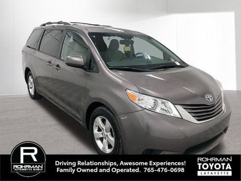 Used 2017 Toyota Sienna LE FWD image 9