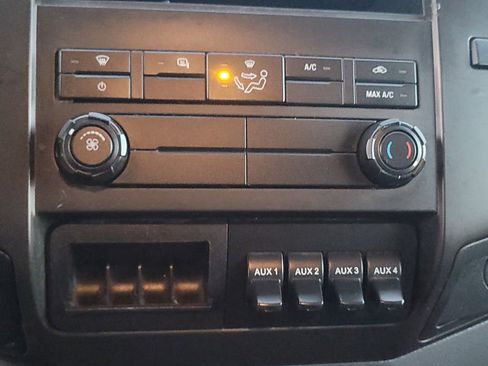 Used 2022 Ford F650 2WD Regular Cab Super Duty image 24
