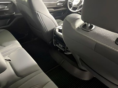 Used 2022 RAM 1500 Big Horn AWD/4WD image 35