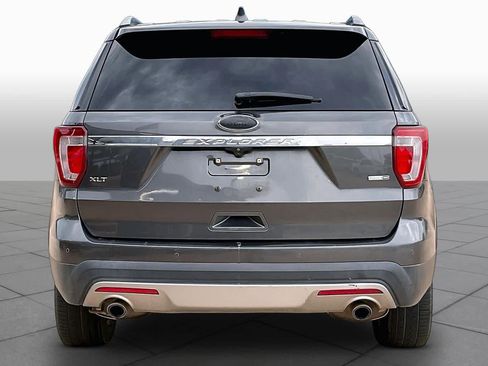 Used 2016 Ford Explorer XLT w/ Equipment Group 202A AWD/4WD image 5