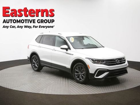 Used 2023 Volkswagen Tiguan SE image 47