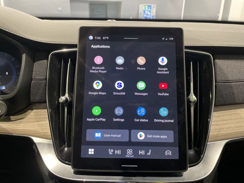 Used 2025 Volvo XC90 B6 Plus image 27