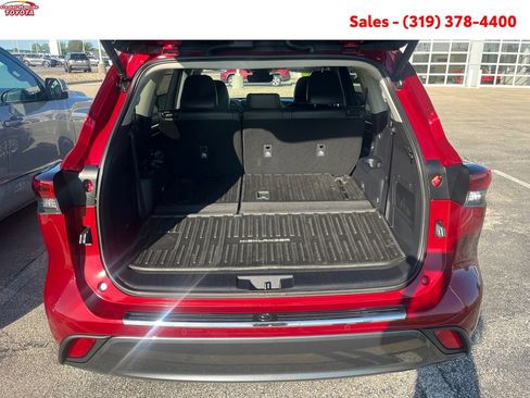 Certified 2021 Toyota Highlander Limited AWD/4WD image 15