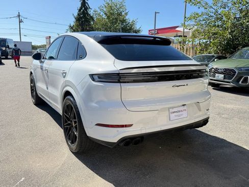 Used 2024 Porsche Cayenne S AWD/4WD image 8