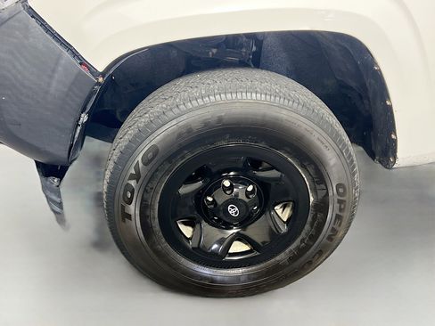 Used 2020 Toyota Tacoma SR image 13