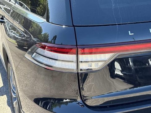 New 2026 Lincoln Aviator AWD image 11