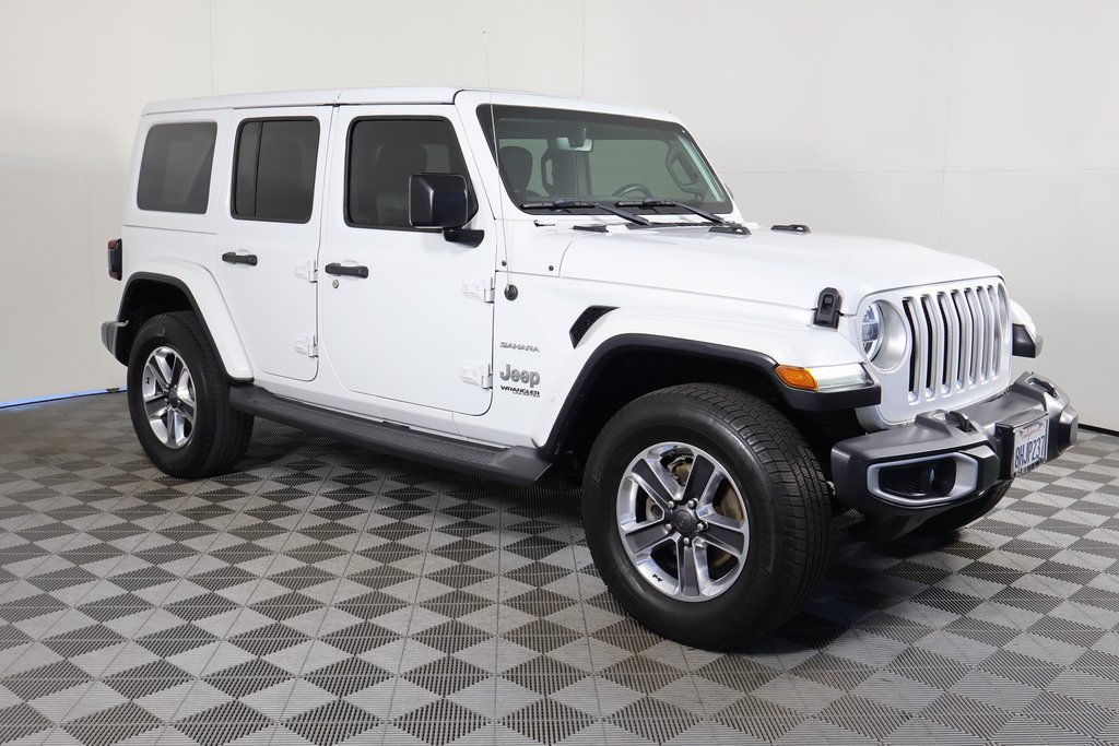 Used 2018 Jeep Wrangler Unlimited Sahara AWD/4WD image 3