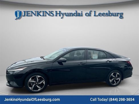 Certified 2023 Hyundai Elantra SEL w/ Convenience Package image 10