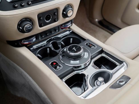 Used 2017 Rolls-Royce Ghost image 35