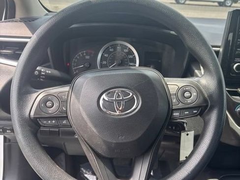 Used 2022 Toyota Corolla LE FWD image 8