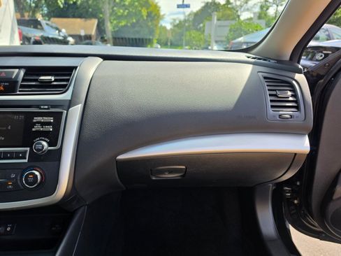 Used 2017 Nissan Altima 2.5 SR FWD image 36